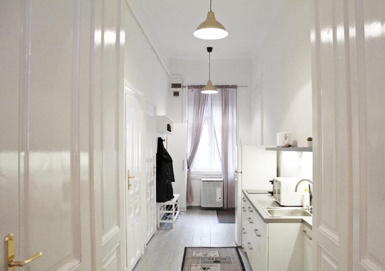 Luxury New Apartment With Gallery At Dob Street Nearby Gozsdu Court Budapest Exteriör bild